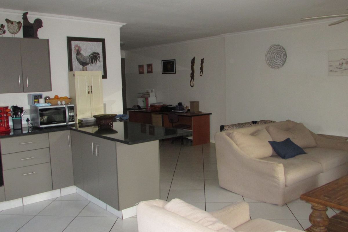 6 Bedroom House for sale - White River Central - Photo 3