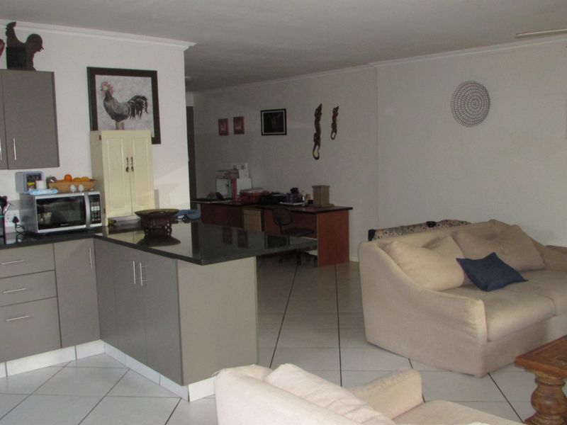 6 Bedroom House for sale - White River Central - Photo 3