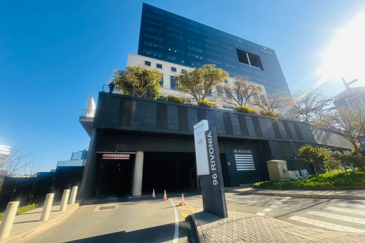 P-Grade Commercial Office Space – 1,827m2 | Prime Sandton CBD - Photo 2
