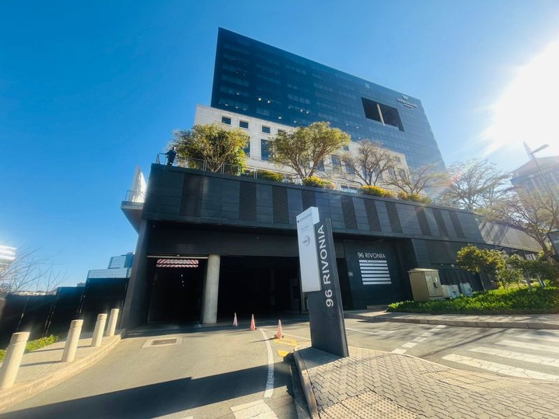 P-Grade Commercial Office Space – 1,827m2 | Prime Sandton CBD - Photo 2