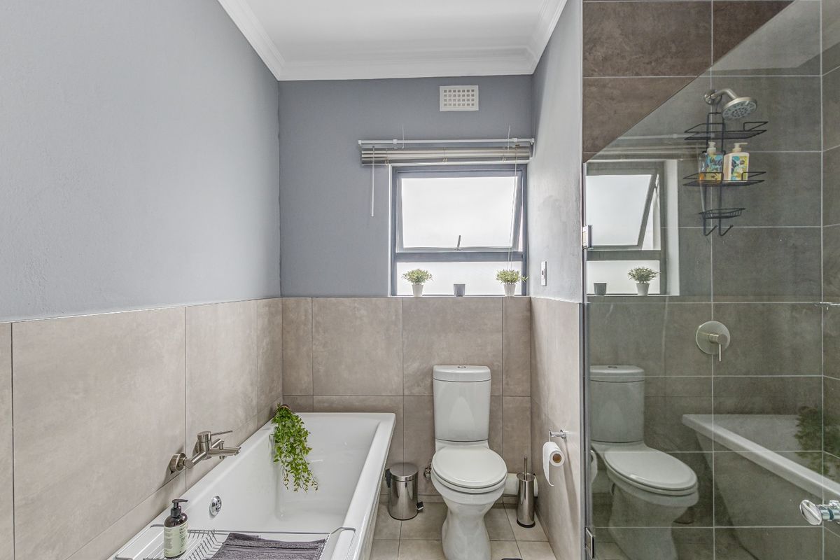 Bright 3 Bed Townhouse in Glen Austin  - Photo 5