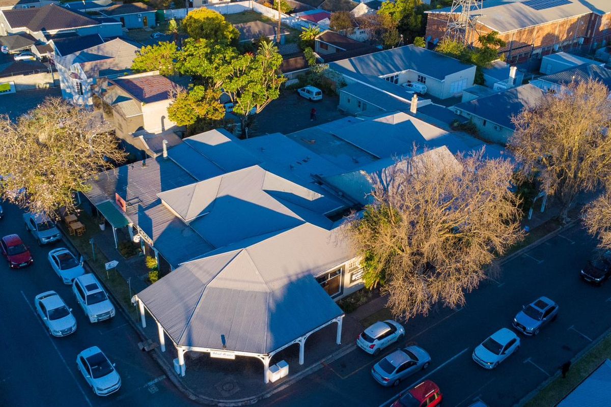 Prime Commercial Building for Sale in Vincent - Photo 3