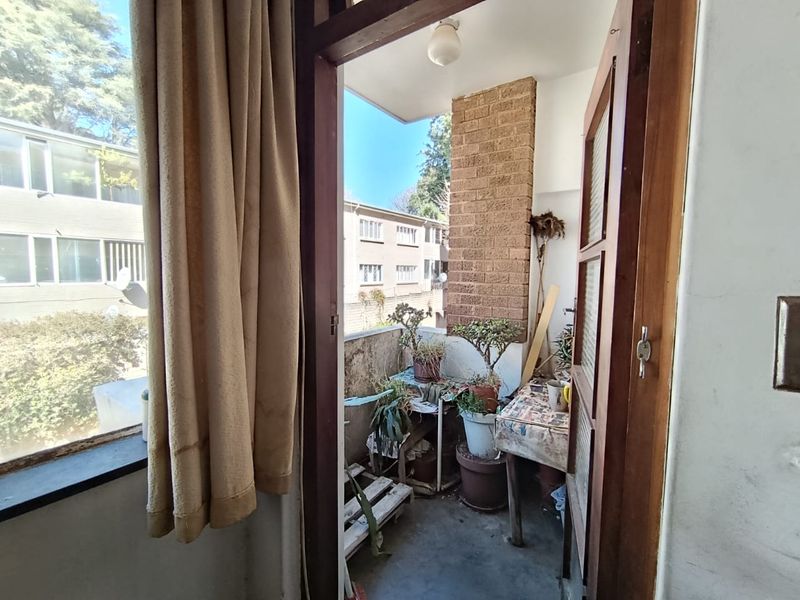 Fixer upper studio- Perfect for DIY enthusiasts & investors seeking ROI - Photo 7