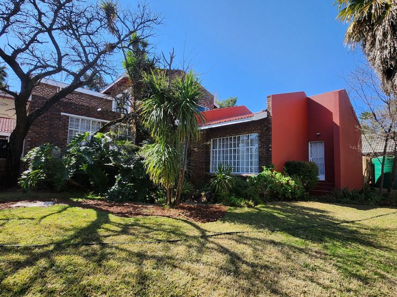 A Solid, Well-Loved Family Home with Space, Comfort, and a Pool for the Warmer Months - Photo 8