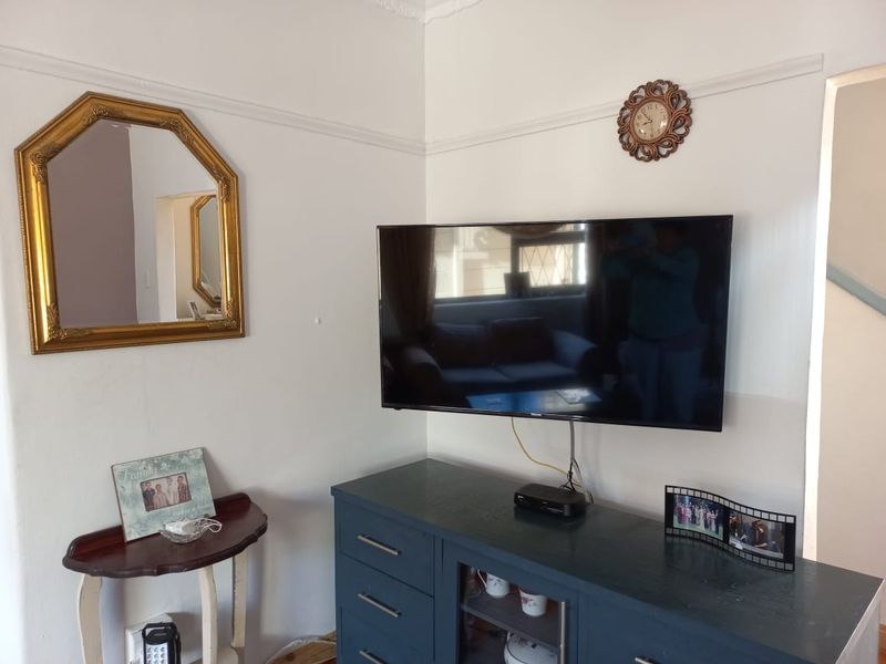 Spacious 3-Bedroom Home with Income-Generating Flatlet – Prime Location! - Photo 6