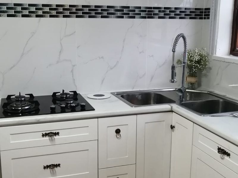 Spacious 3-Bedroom Home with Income-Generating Flatlet – Prime Location! - Photo 8