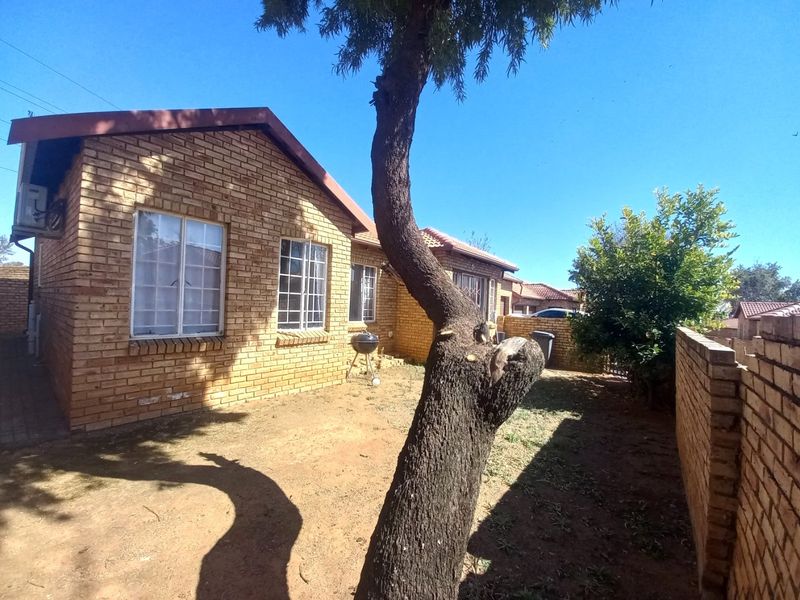 Neat & Spacious Family Home in Sought-After Cosmos Estate, Kosmosdal - Photo 5