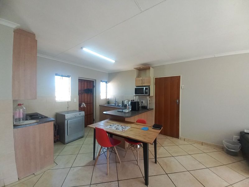 Neat & Spacious Family Home in Sought-After Cosmos Estate, Kosmosdal - Photo 7