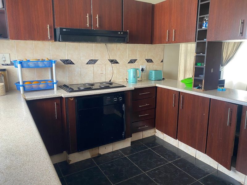 PPRA Regsitered.  Hot Deal in Cambridge West – Affordable 3-Bedroom - Needs Tlc - Photo 2