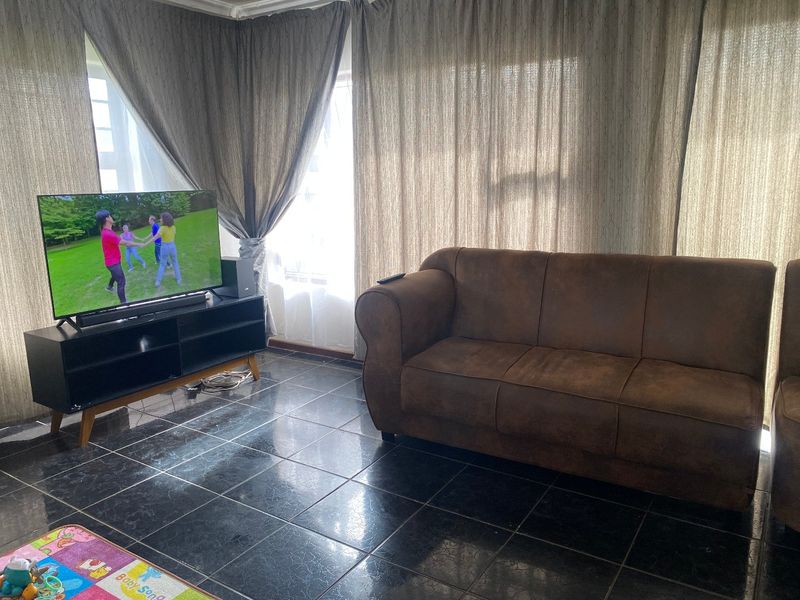 PPRA Regsitered.  Hot Deal in Cambridge West – Affordable 3-Bedroom - Needs Tlc - Photo 3