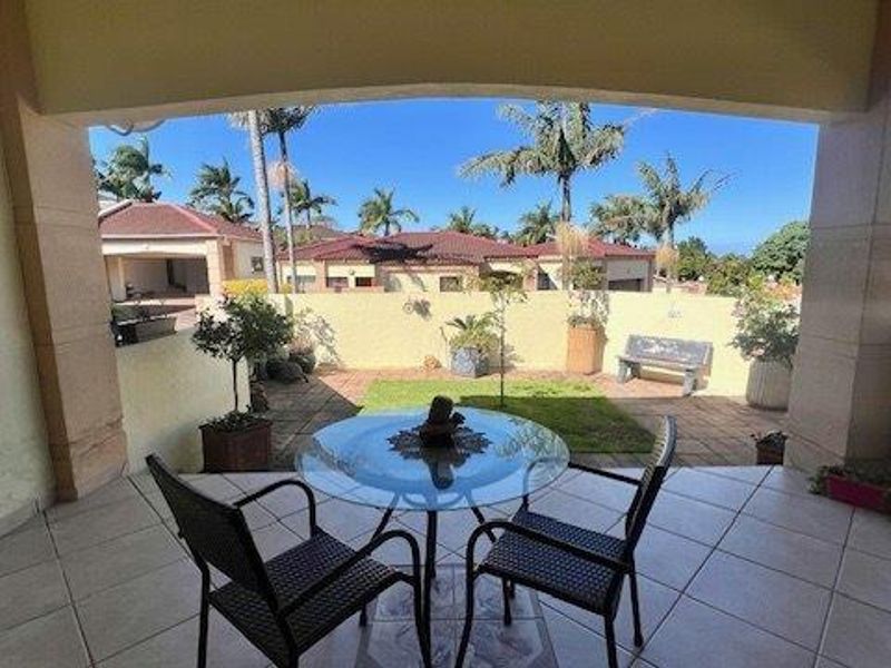 Elegant & Secure Family Home in a Quiet Cul-De-Sac - Photo 10