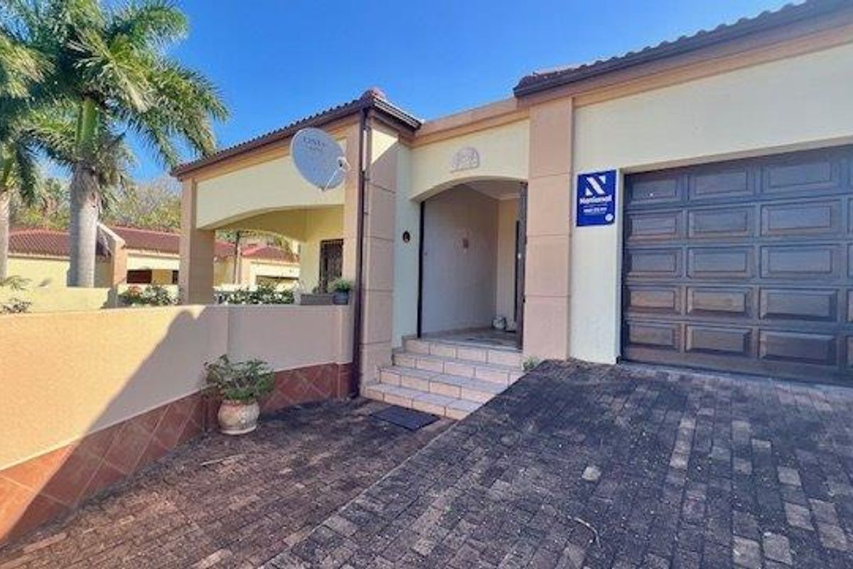 Elegant & Secure Family Home in a Quiet Cul-De-Sac - Photo 3