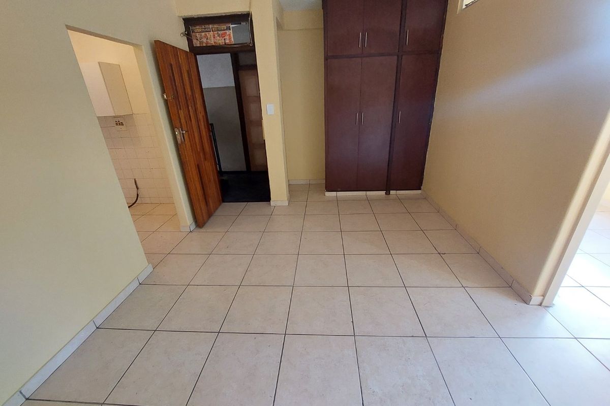Batchelor apartment for rent in Essenwood - Photo 4