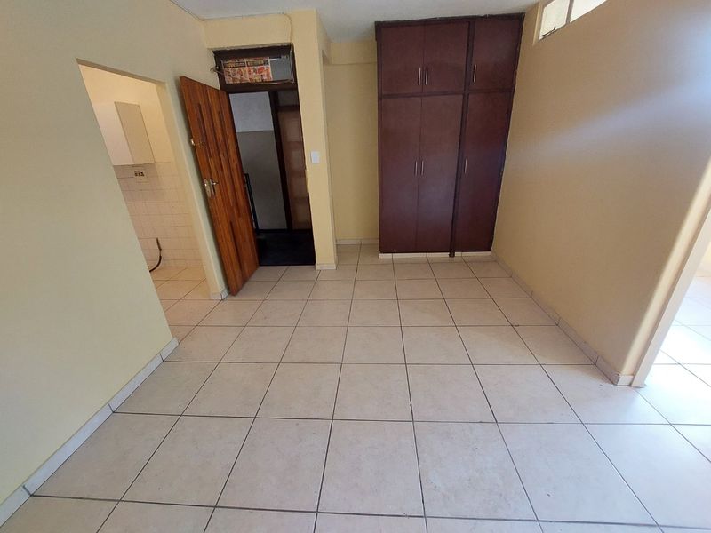 Batchelor apartment for rent in Essenwood - Photo 4