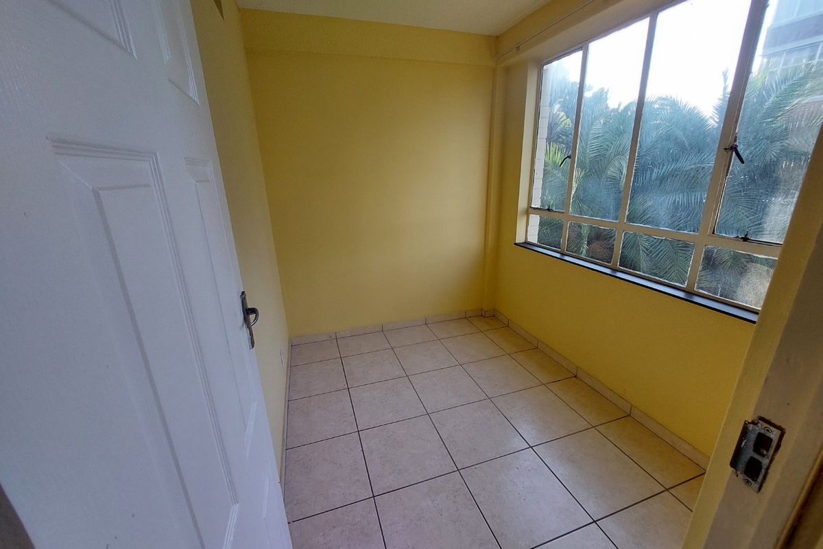 Batchelor apartment for rent in Essenwood - Photo 2