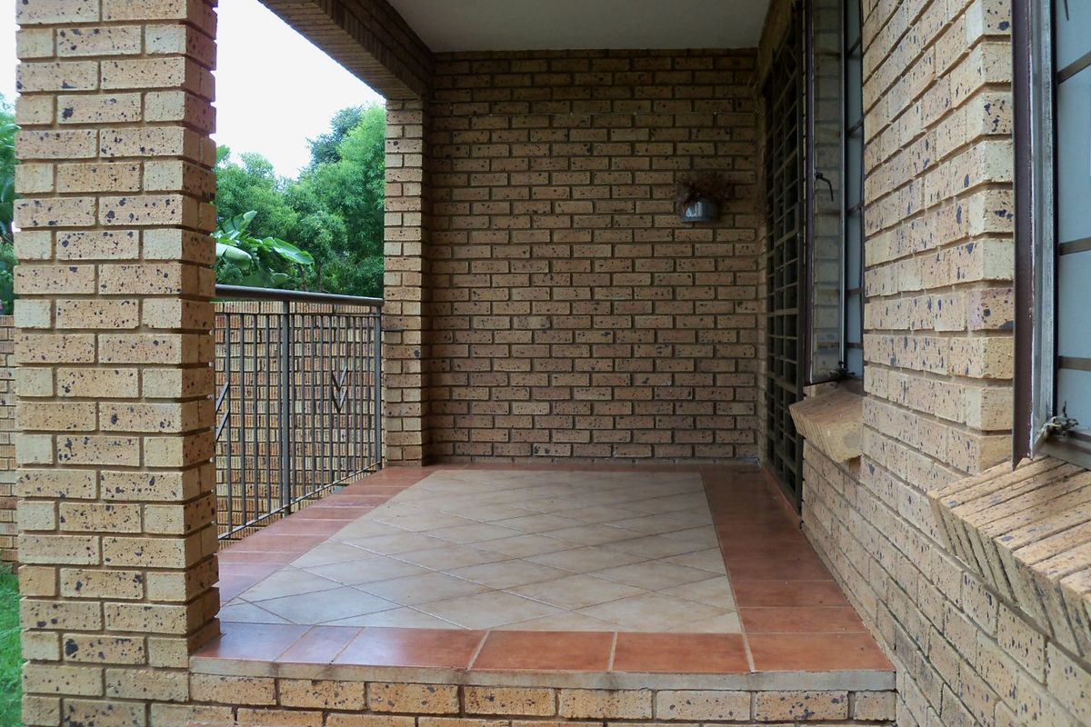 SIMPLEX WITH  LARGE PRIVATE GARDEN - Photo 3