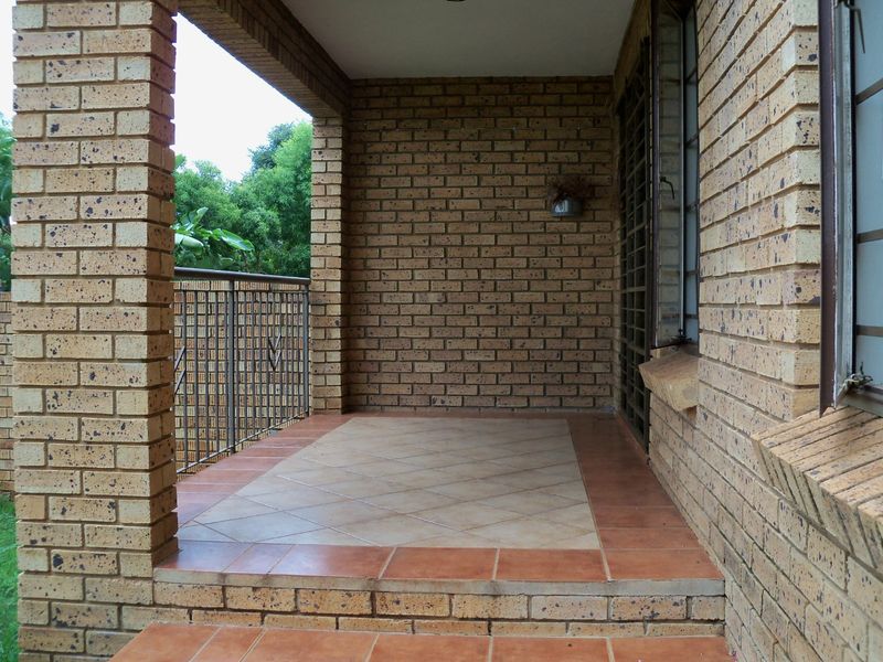 SIMPLEX WITH  LARGE PRIVATE GARDEN - Photo 3