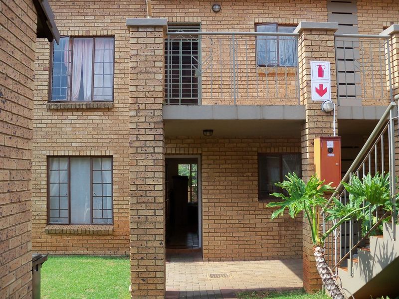 SIMPLEX WITH  LARGE PRIVATE GARDEN - Photo 2