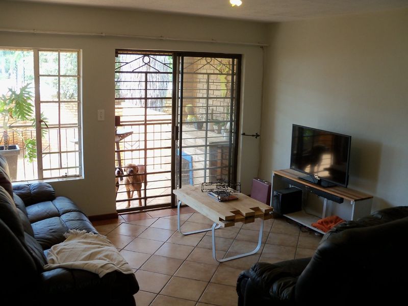 SIMPLEX WITH  LARGE PRIVATE GARDEN - Photo 7