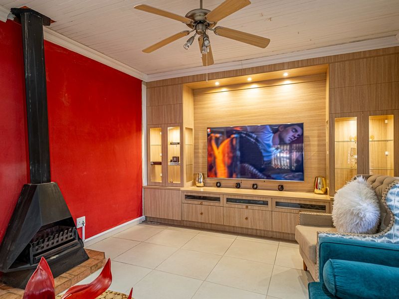 3 bedroom house for sale in Seaview - Photo 7