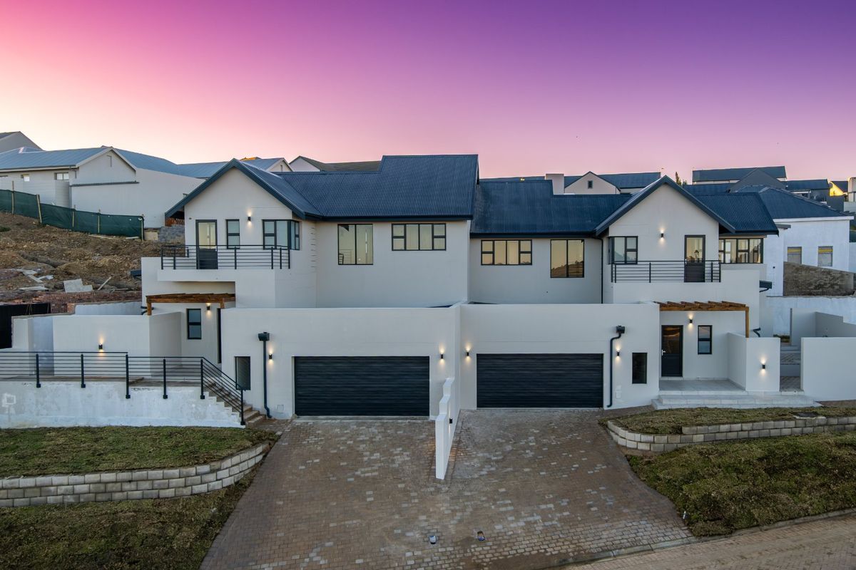 3-Bedroom Home on Corner Stand in Estate - Photo 2