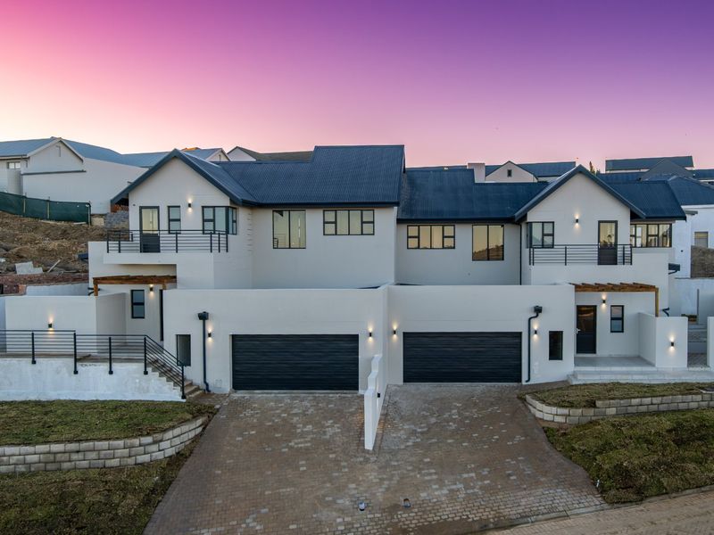 3-Bedroom Home on Corner Stand in Estate - Photo 2