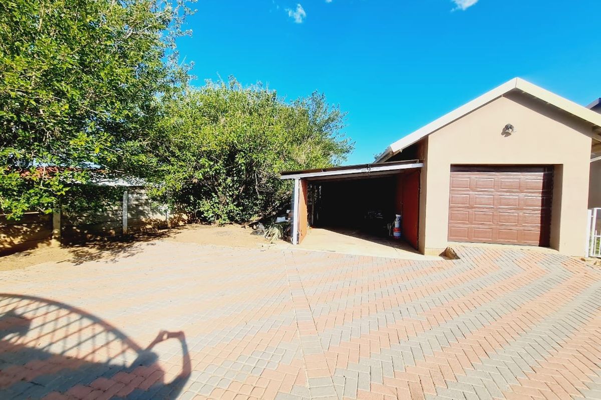 3 Bedroom House for sale in Songloed - Photo 2