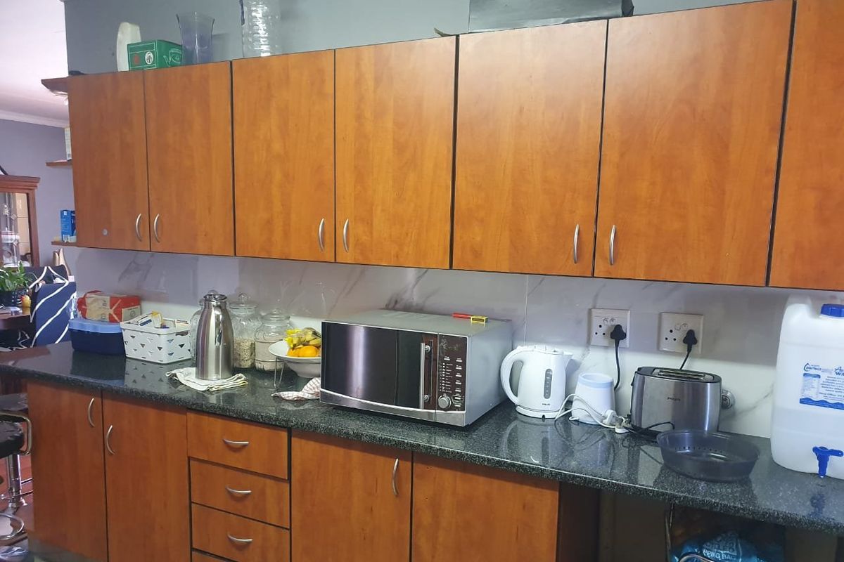 Luxurious living in Montana Manor - Photo 5