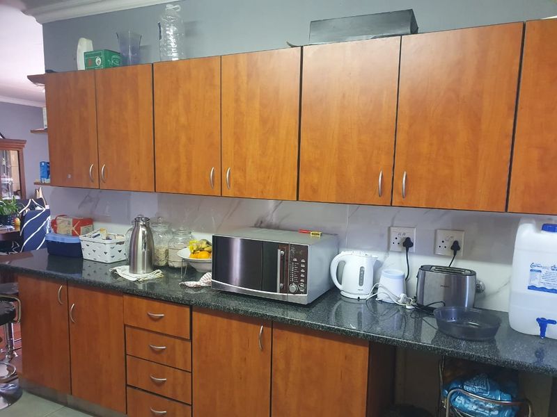 Luxurious living in Montana Manor - Photo 5