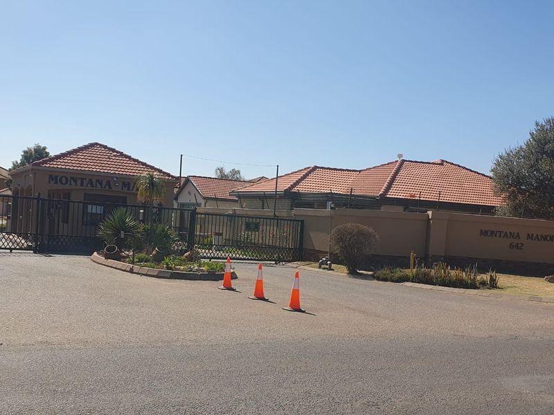 Luxurious living in Montana Manor - Photo 4