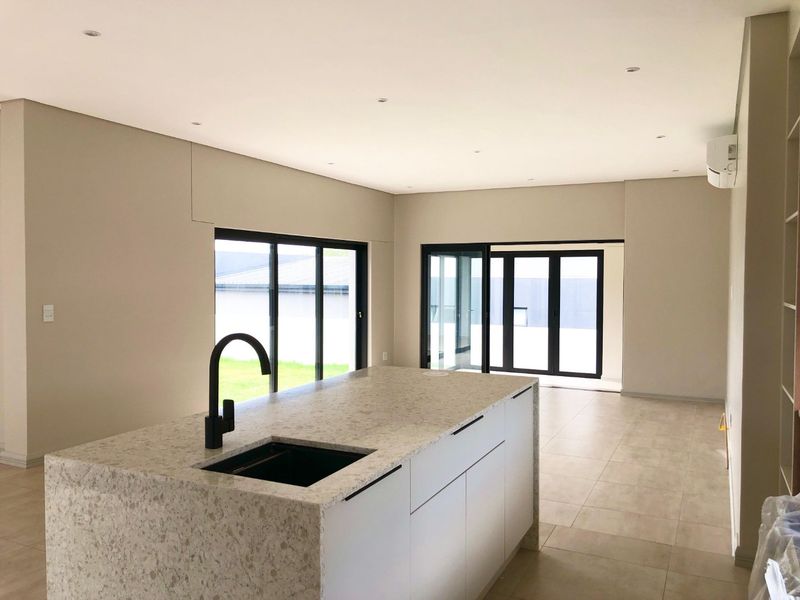 Contemporary 3-Bedroom Home | Entertainment Patio & Spacious Garden | Brand-New Build - Photo 7