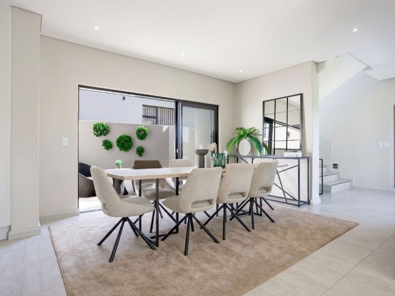 Brand-New Contemporary Family Home with Luxury Finishes, Exceptional Entertaining Spaces & Staff Accommodation - Photo 6