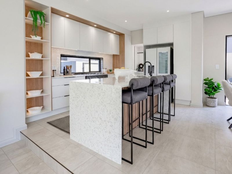 Brand-New Contemporary Family Home with Luxury Finishes, Exceptional Entertaining Spaces & Staff Accommodation - Photo 10