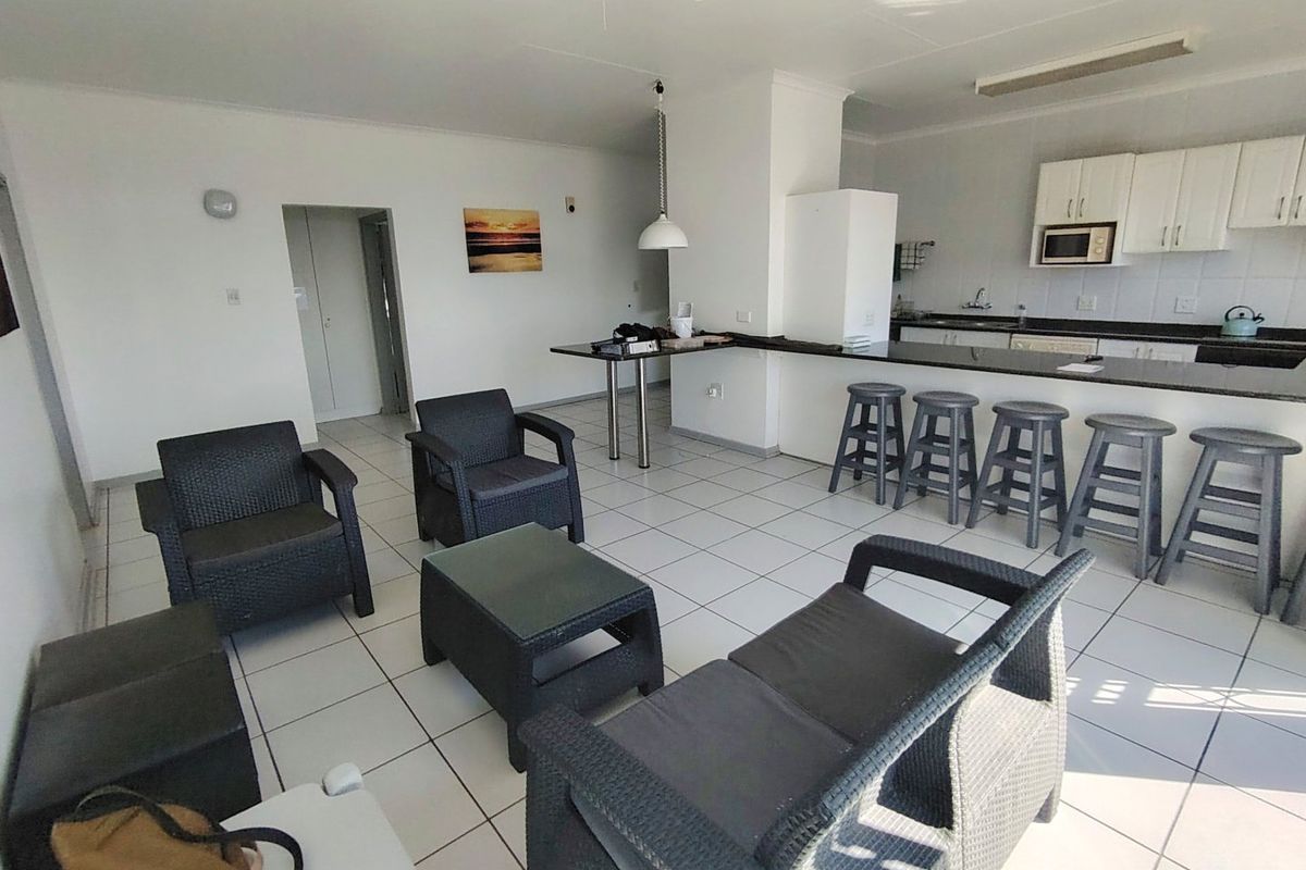 Top floor unit with gorgeous sea views and walking distance to the beach.  - Photo 5