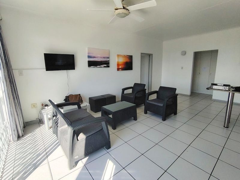 Top floor unit with gorgeous sea views and walking distance to the beach.  - Photo 6