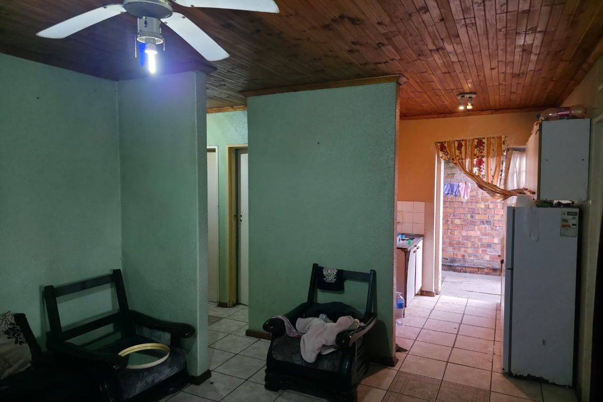 3 Bedroom home for sale in Scottsdene - Photo 5