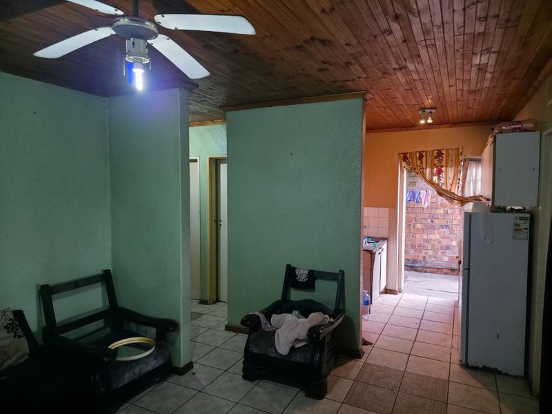 3 Bedroom home for sale in Scottsdene - Photo 5