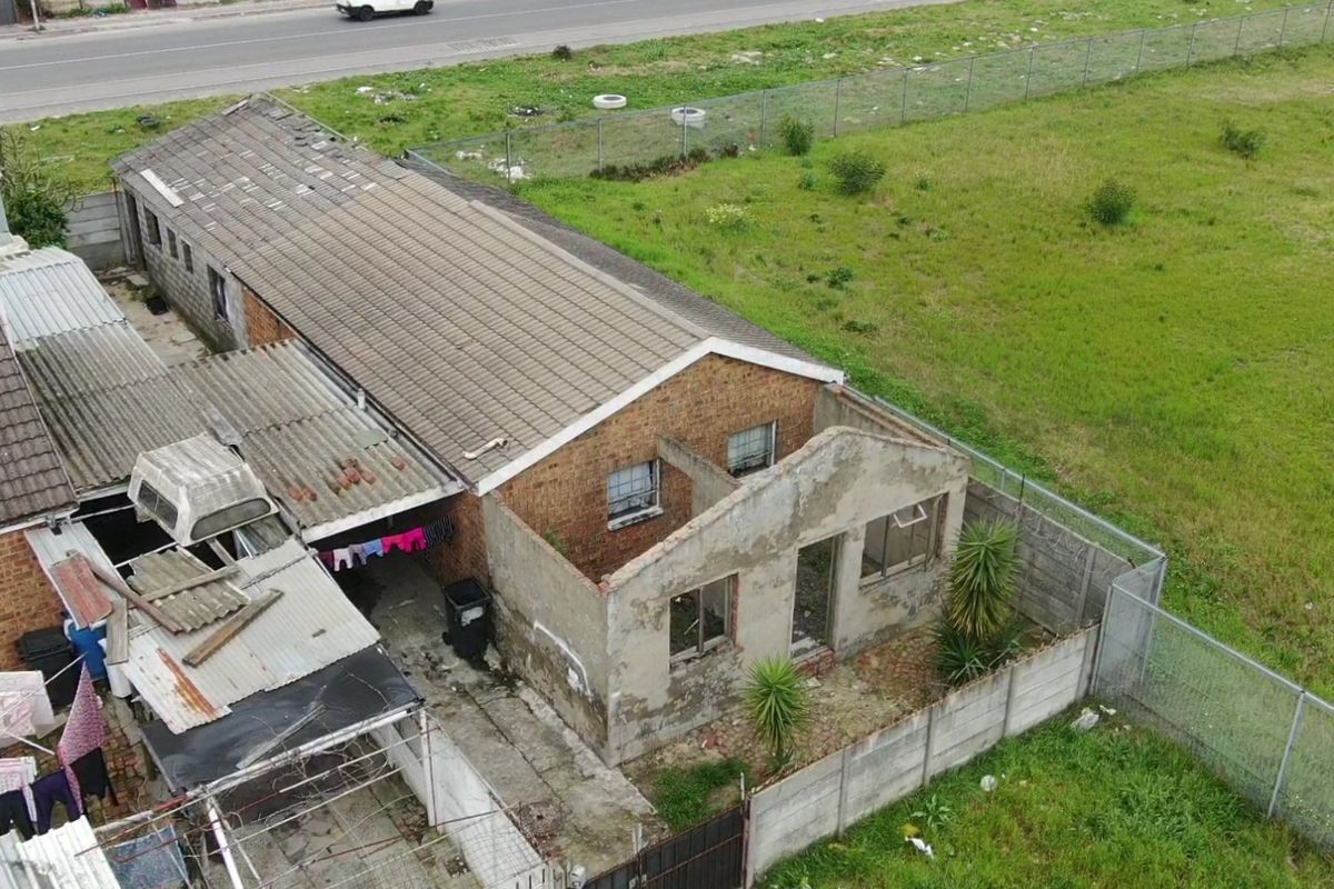 3 Bedroom home for sale in Scottsdene - Photo 2