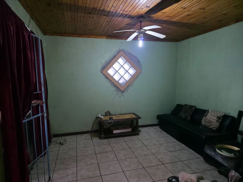 3 Bedroom home for sale in Scottsdene - Photo 6