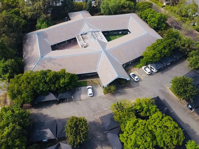 Prime 1,610m2 standalone single-storey building in Woodmead Office Park - Photo 4