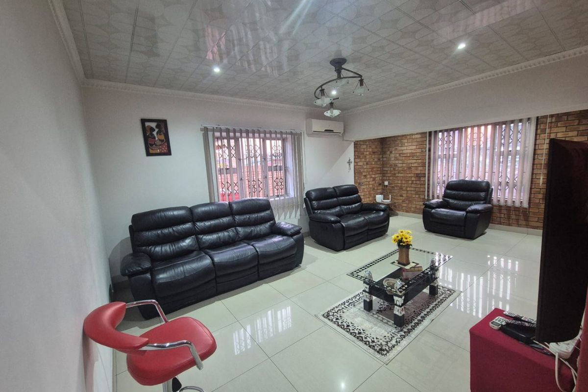 3 Bedroom house for sale in Merebank R1,800,000 - Photo 5