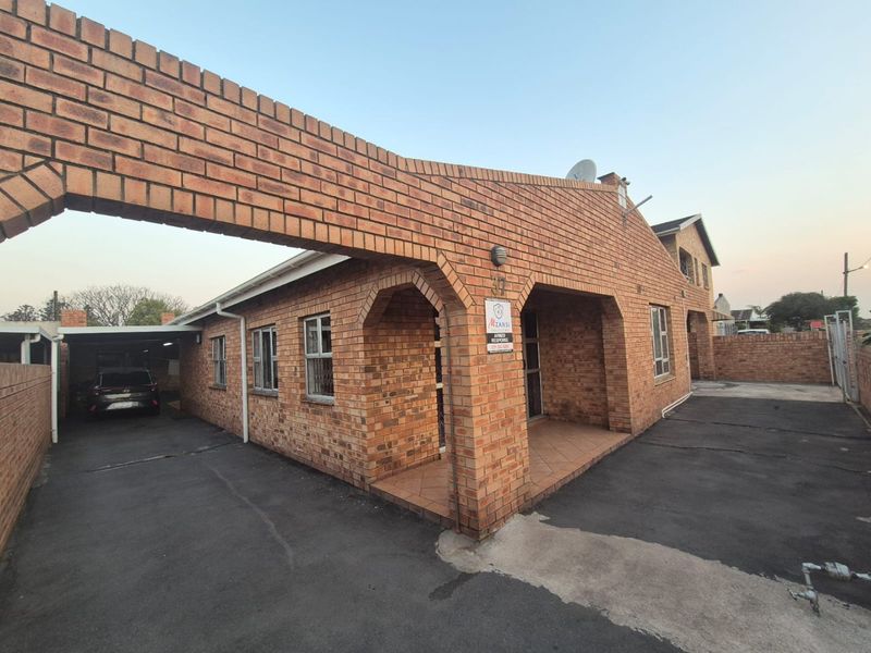 3 Bedroom house for sale in Merebank R1,800,000 - Photo 2