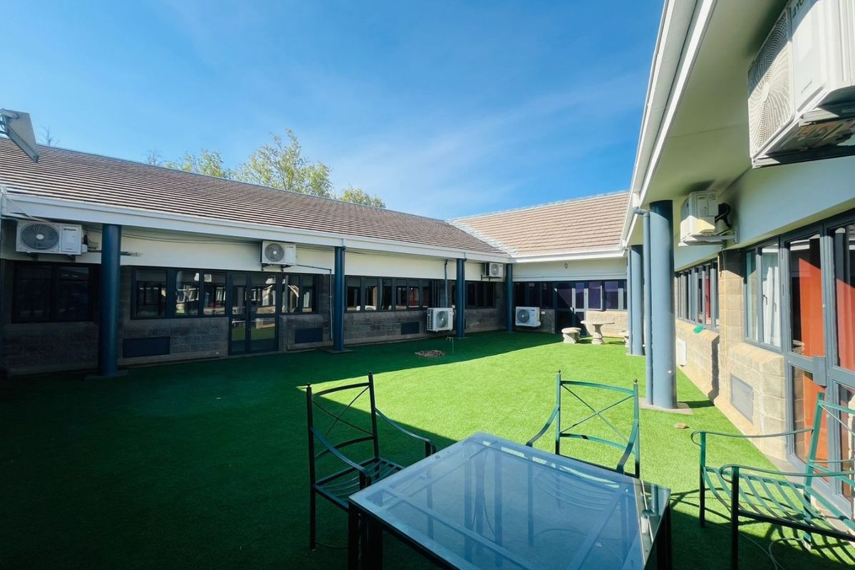 Office Space to Let | Woodmead Office Park | 1245m2  - Photo 2