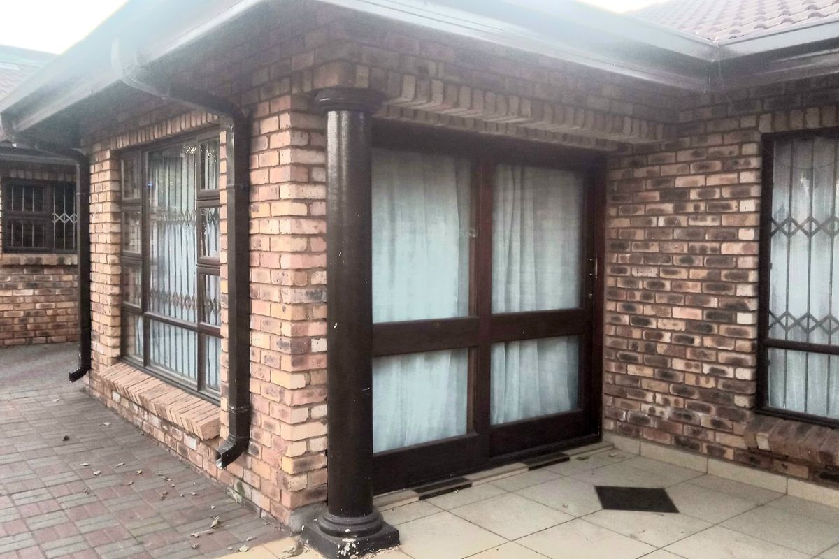 Stunning Facebrick Family Home – Spacious and Secure! - Photo 3