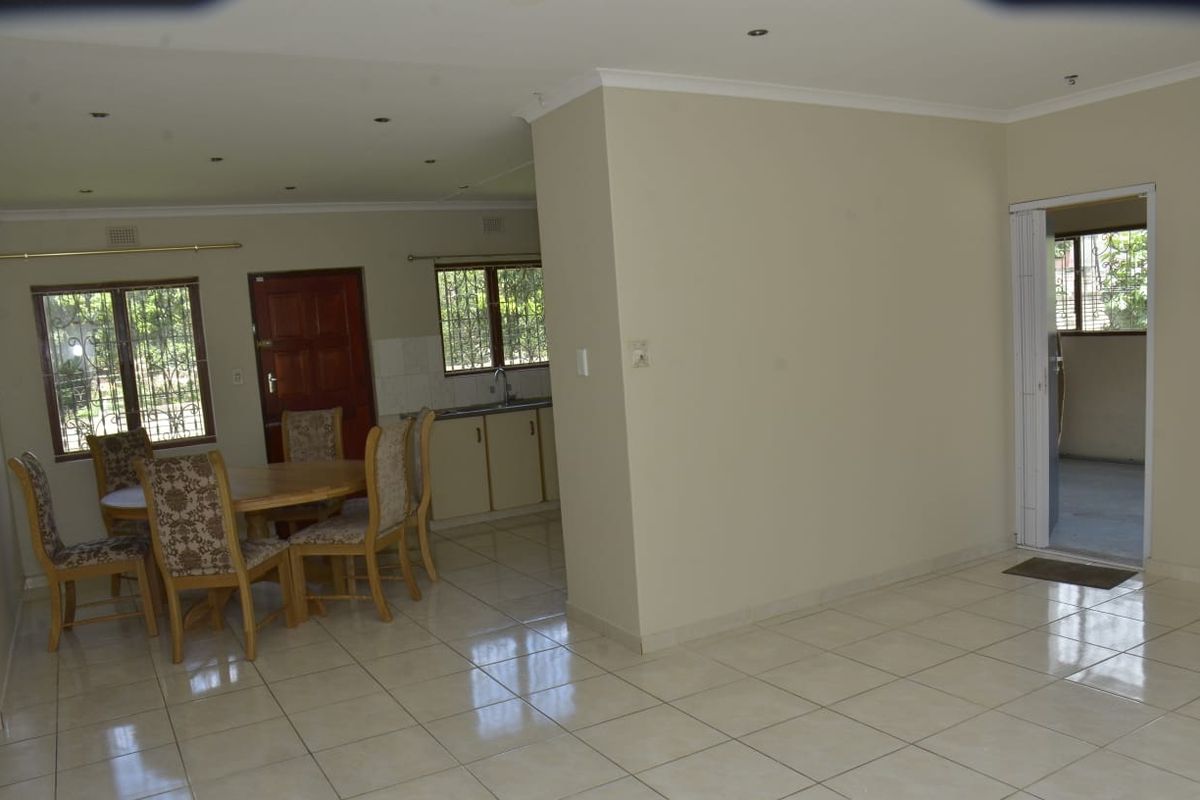 3 Bedroom house for sale in Moorton Chatsworth R870,000 - Photo 3