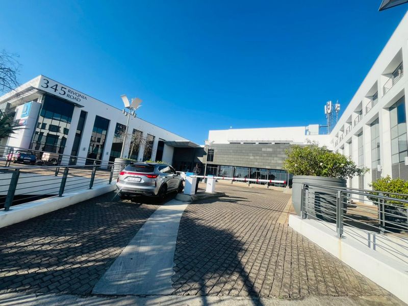 760 sqm Office To Let in Rivonia - Photo 2