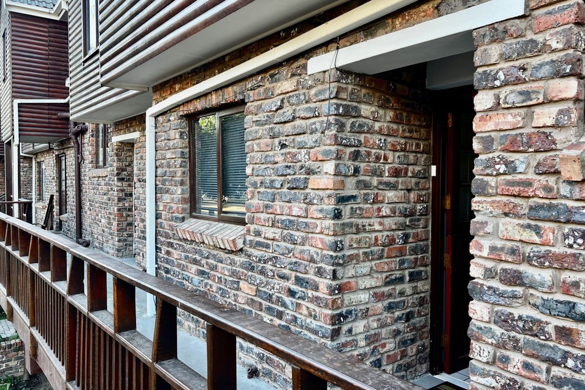 NEW TO MARKET - HEATHERLANDS APARTMENT - Photo 3