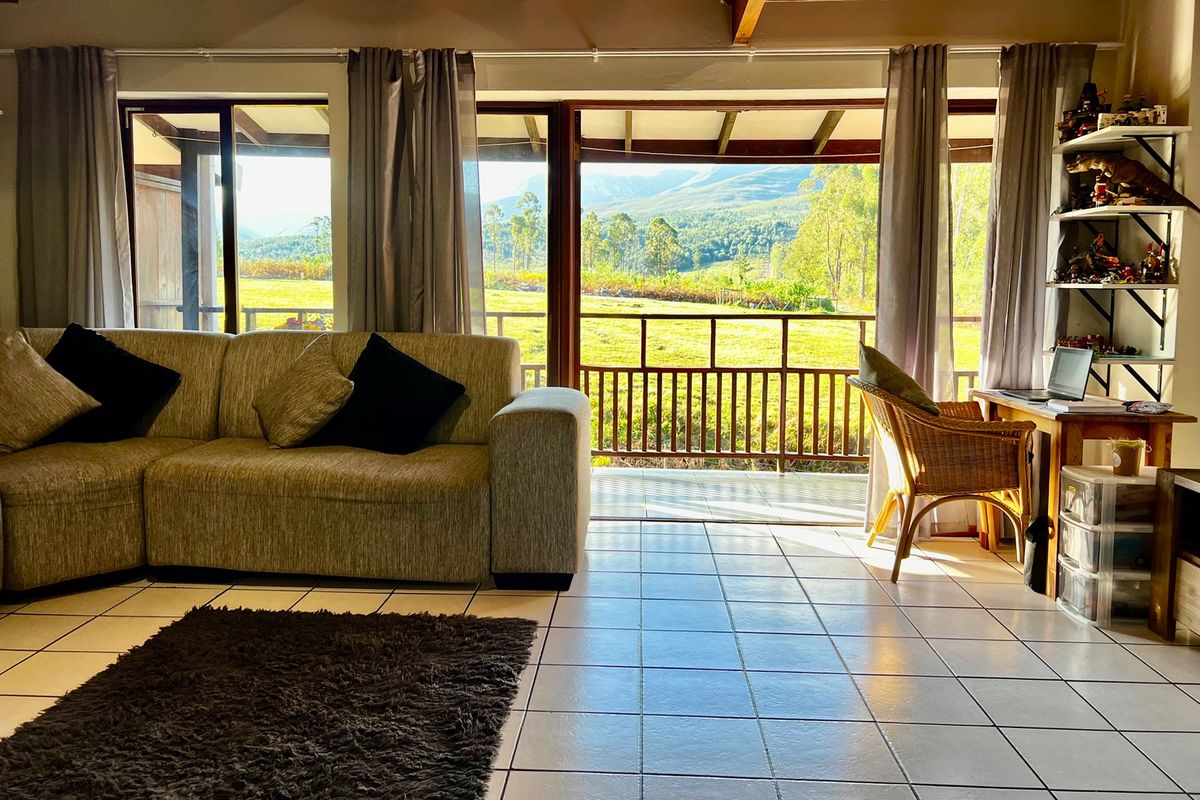 NEW TO MARKET - HEATHERLANDS APARTMENT - Photo 4