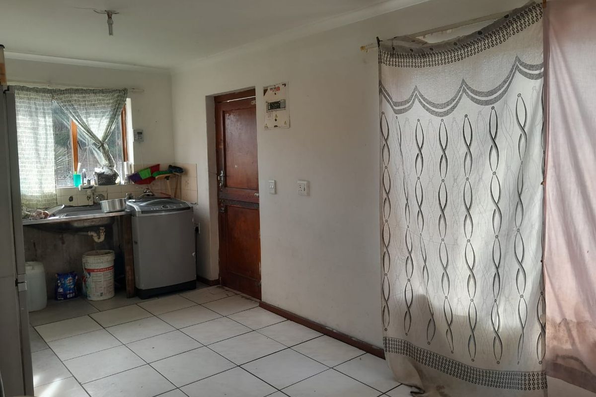 Potential Unlocked in Hillview , Kleinvlei - Photo 2