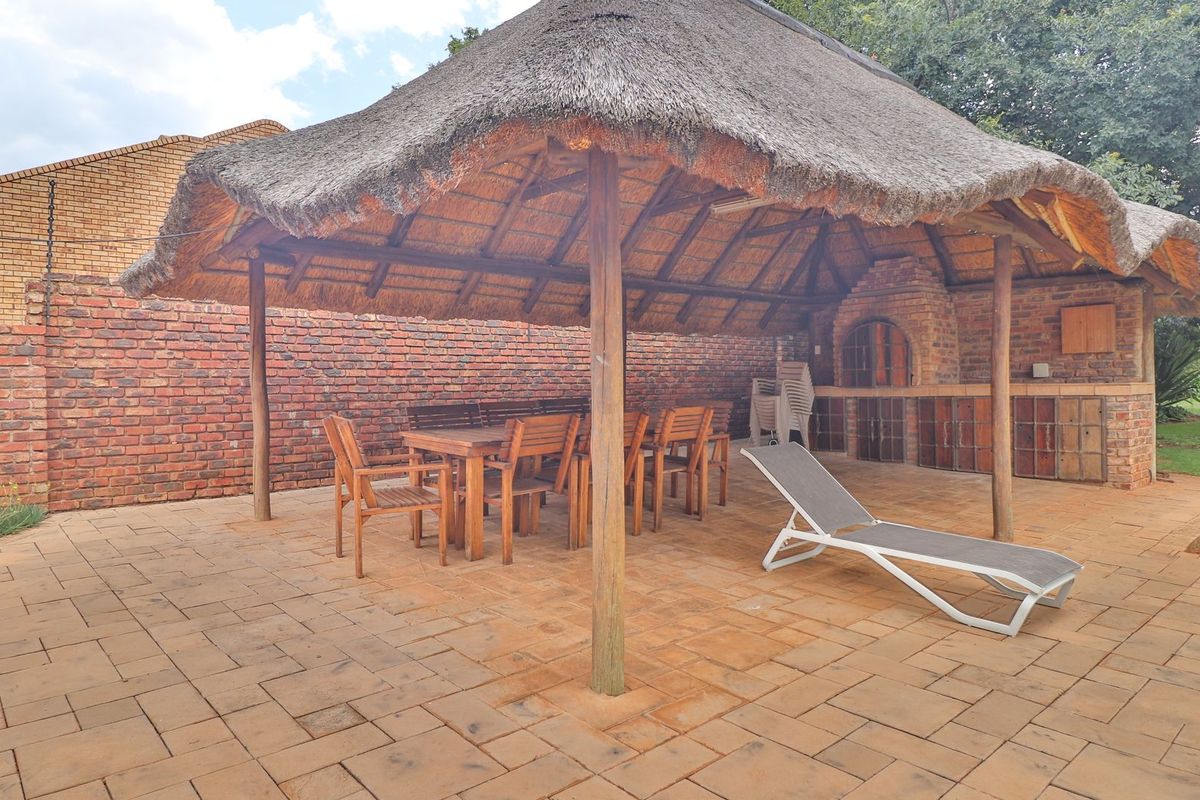 Lovely property - Photo 5